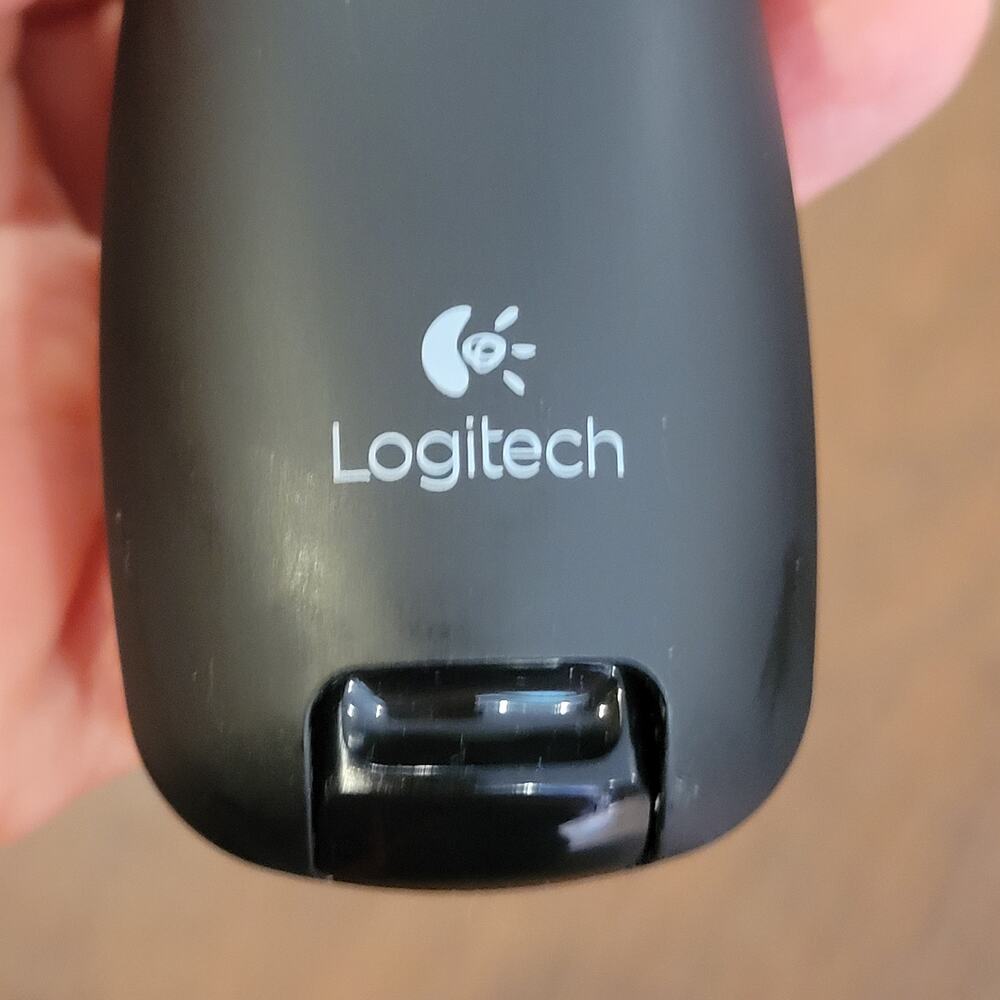Logitech R400 Remote Wireless Presenter Laser Pointer - Picture 4 of 16